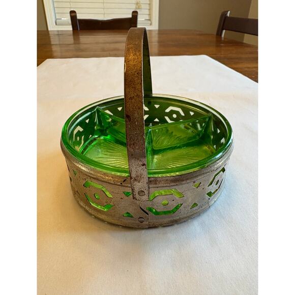 VTG MCM RETRO COLLECTOR Uranium Green Divided Glass Candy Nut Relish Dish tray - Picture 4 of 8